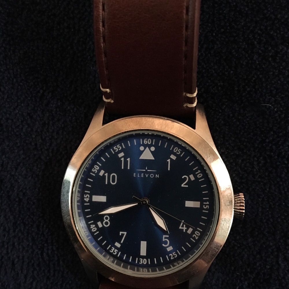 Elevon - Medium brown leather band watch